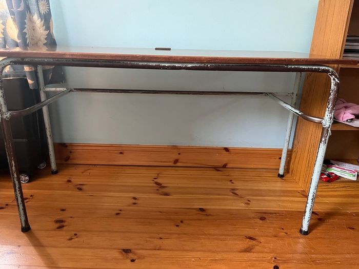 School desk / table
