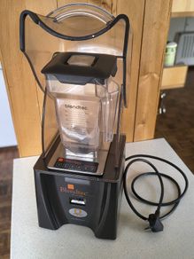 Blendtec ICB3 Q-Series Smoother Commercial Blender with Sound Enclosure