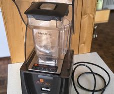 Blendtec ICB3 Q-Series Smoother Commercial Blender with Sound Enclosure