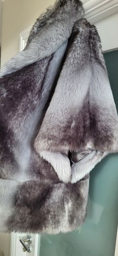 CALVIN KLEIN grey and black faux fur jacket - Sz M (Fit 10-14UK) - Bnwt Rrp 295 USD