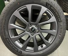 Range Rover alloys wheels and tyres