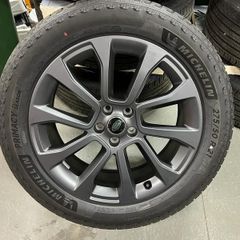 Range Rover alloys wheels and tyres