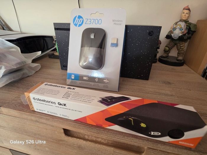 HP Z3700 wireless mouse and Steelseries QcK cloth gaming mousepad both NEW