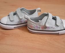 Converse Size 8 EU 24