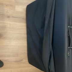 massage table