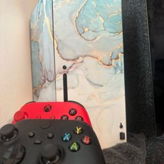 Custom Xbox Series X with 2 Controllers and 1 TB SSD