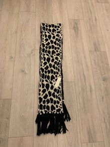 Brand New 'New Look' Womens Leopard Knit Scarf