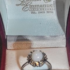 Beautiful sterling silver ring with moonstone