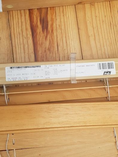 4 blinds (TM 25mm) wood blinds