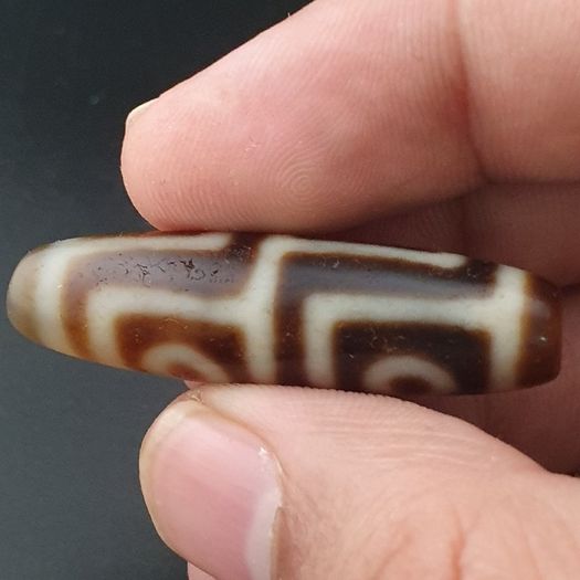 Antique Himalayan 4 Eyes Tibetan Agate Dzi Bead Amulet
