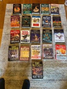 21 Discworld books Hardcover