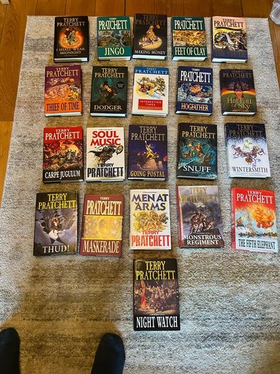 21 Discworld books Hardcover