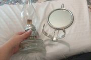 Oil lamp with mirror