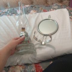 Oil lamp with mirror