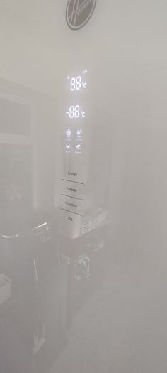 Hoover 70/30 Fridge freezer (not fully working)