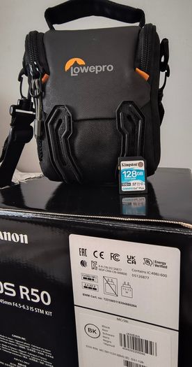 Canon EOS R50 + case Lowepro + 128 GB.