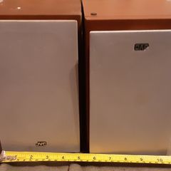 pair of jvc speakers