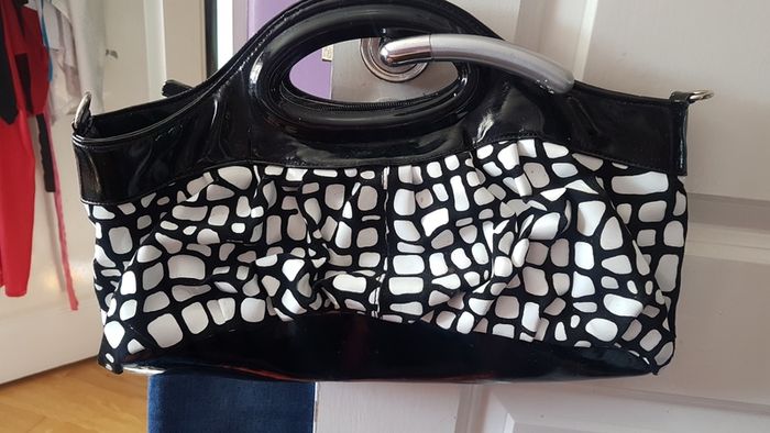 handbag worn once
