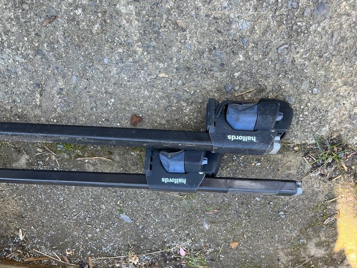 Halfords Roof Bars for Raised Rails