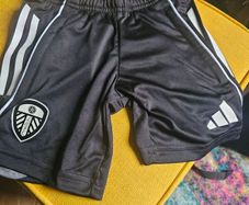 leeds united shorts 5 - 6yr old