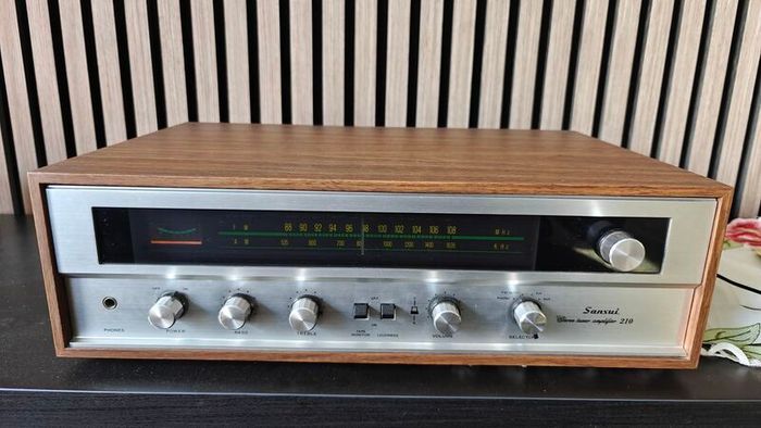 Sansui 210 Home Stereo Audio AM FM Vintage Receiver