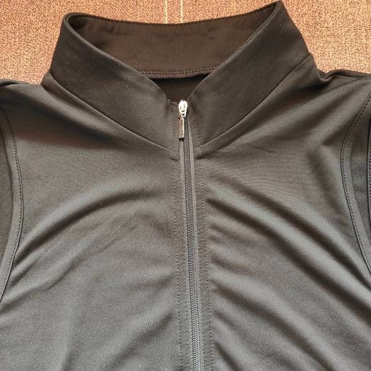 Blank front zipper cropped top size 10