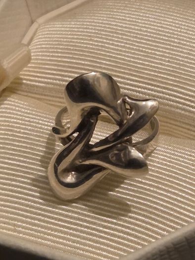 925 Sterling Silver Modernist Ring - Size 6/M