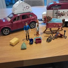 Schleich car and trailer