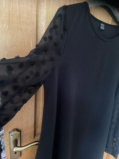 Black classy dress