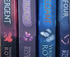 "Divergent" book series