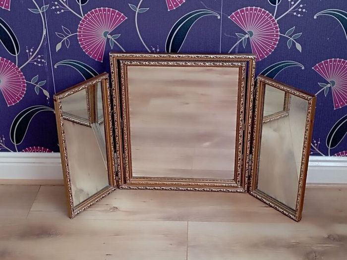 Vintage style mirror