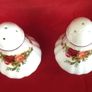 Vintage Royal Albert Bone China Old Country Roses Salt and Pepper Pots Shakers Image 2