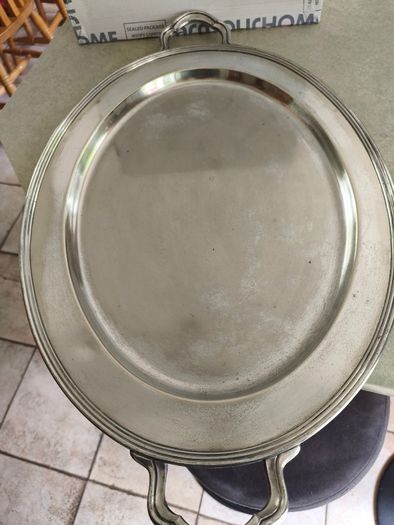 A beautiful heavy oval silver-plated tray WITH 2 HANDLES 51 X 38 CM.