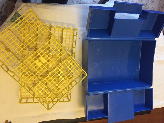 Matchbox case for 24 models. Excellent condition.