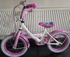 Girls princess bike. Disney.