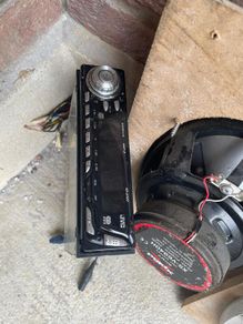 Stereo + 2 speakers
