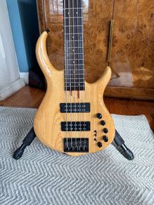 Sire Marcus Miller M5