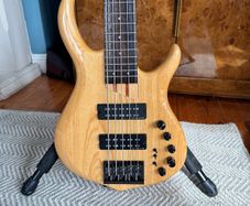 Sire Marcus Miller M5