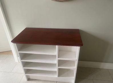 Entertainment unit/cabinet