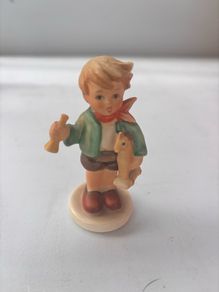 Vintage Goebel Figurine