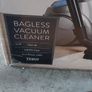 700w bagless vacuum Image 2