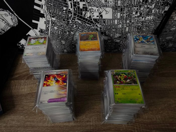 100 Japanese Pokemon Cards ! No Duplicates ! Commons, Uncommons Rares ! No Energies !