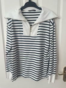 Ladies Sweatshirt Size Medium