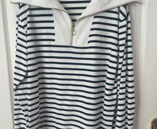 Ladies Sweatshirt Size Medium