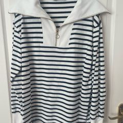 Ladies Sweatshirt Size Medium