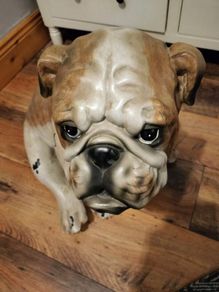 Bulldog statue