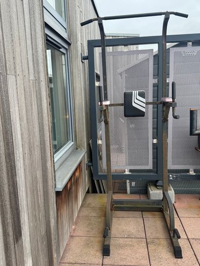Tower workout machine