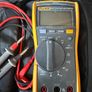 fluke 117 multimeter Image 2