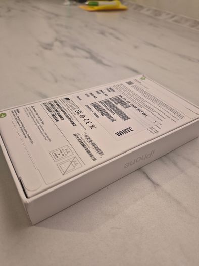 IPHONE 16e 128gb white New /unwanted present /