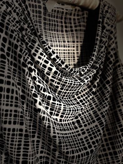Calvin Klein Black/White Sleeveless Cowl-Neck Top